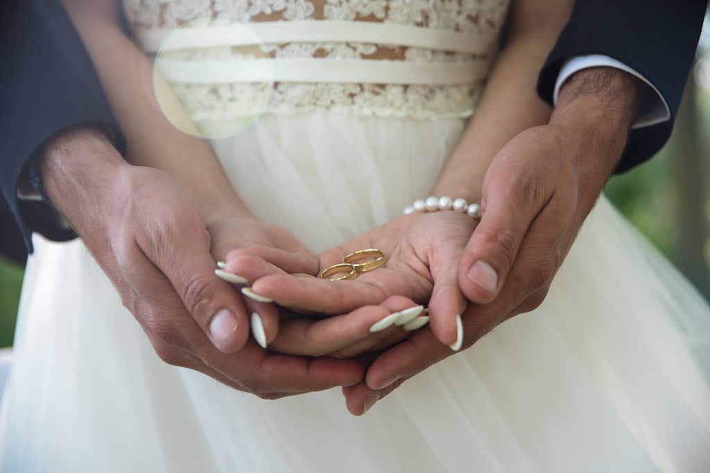 Main anneau mariage online
